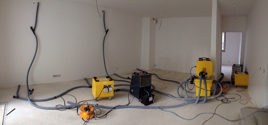 Vysoušení zdiva mezi bytovými&nbsp;domy