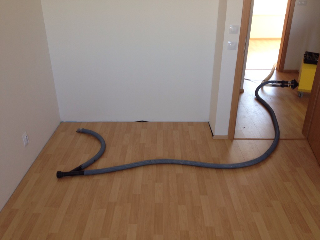 Vysoušení podlah s tepelnou izolací a&nbsp;parketami